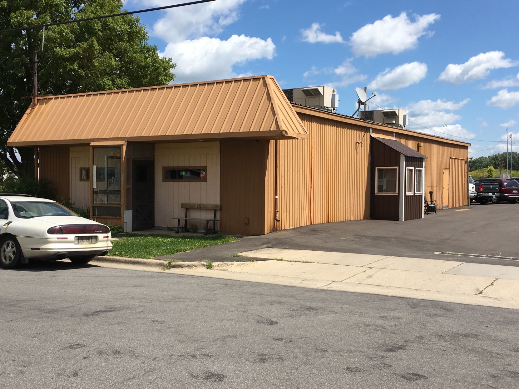 Slice's Bar & Grill